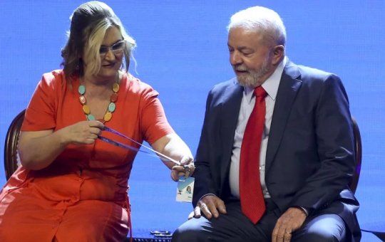 Lula demite Rita Serrano da presidência da Caixa Econômica