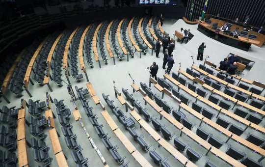 Câmara aprova cota para filmes brasileiros na TV paga