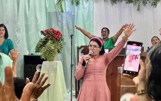 Irmã de Sara Mariano suspeita que marido da cantora tenha cometido o crime