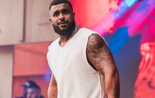 Cantor Baco Exu do Blues denuncia racismo em aeroporto