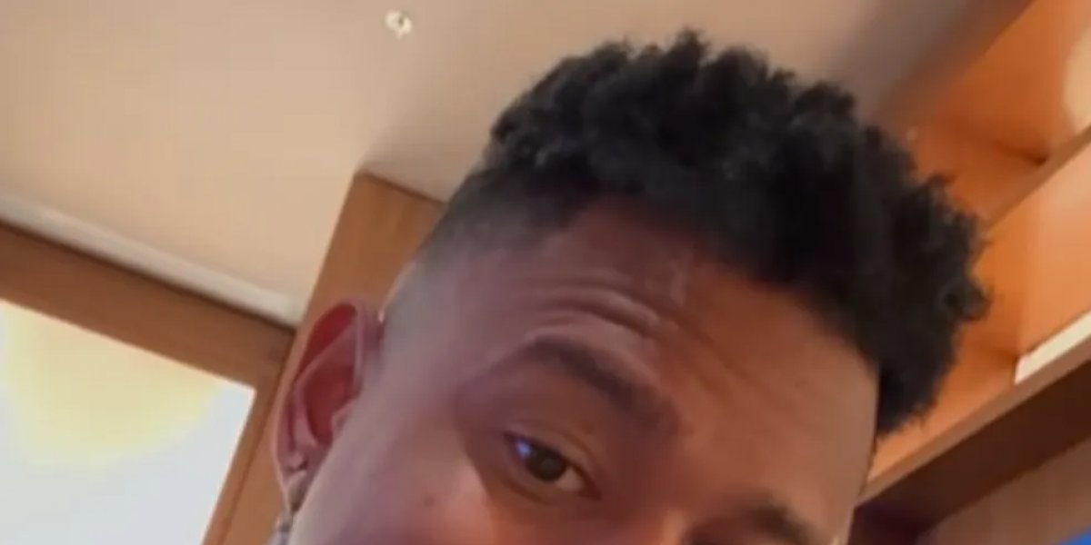 Leo Santana surpreende fãs com novo visual nas redes sociais