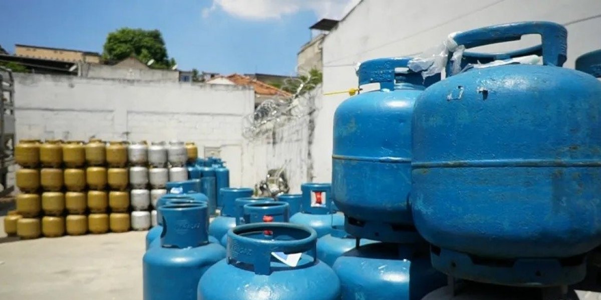 Gás de cozinha fica mais caro a partir desta quarta (1º) na Bahia