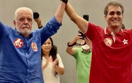 Jaques Wagner demonstra apoio à pré-candidatura de Robinson Almeida