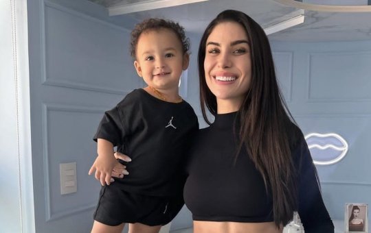 Bianca Andrade e o filho de 2 anos deixam o hospital após acidente no RJ