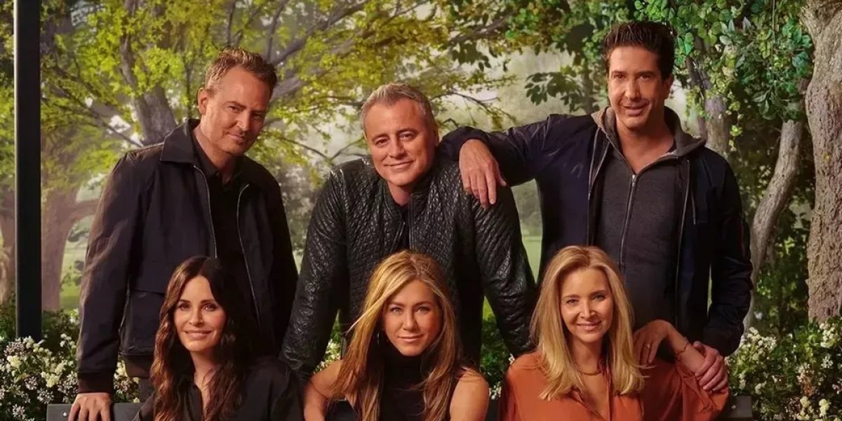 Protagonistas de 'Friends' se reúnem para funeral do ator Matthew Perry