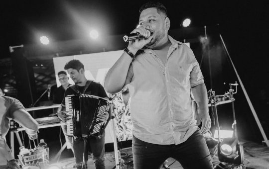 Cantor de Forró morre após ser picado no rosto por uma aranha