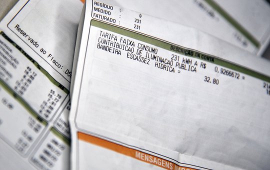 Distribuidoras de energia pedem isenção de tributos para mais pobres