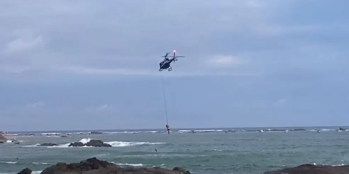 Turista alemão é resgatado pelo Graer na praia de Itapuã