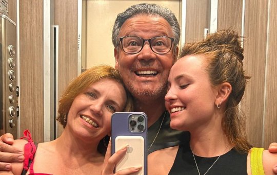 Larissa Manoela consegue direito de romper sociedade com os pais