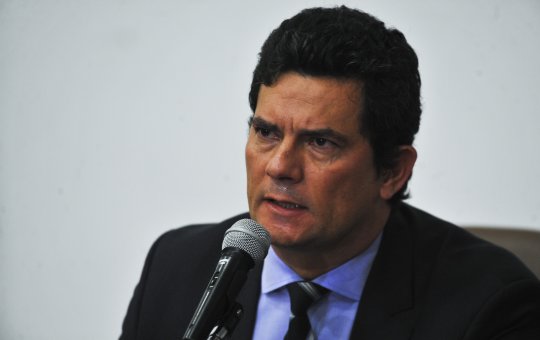 Moro critica a prova do Enem mas escreve o nome do exame errado, veja