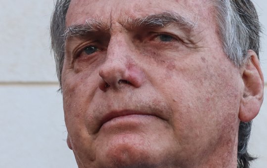 Ministro do TSE condena Bolsonaro à inelegibilidade pela terceira vez