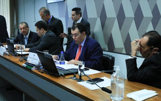 CCJ do Senado aprova texto base da reforma tributária