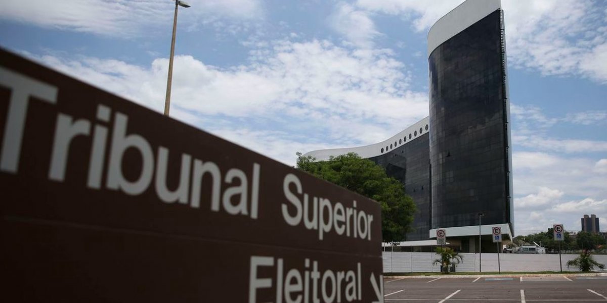 TSE cassa deputado federal por infidelidade partidária
