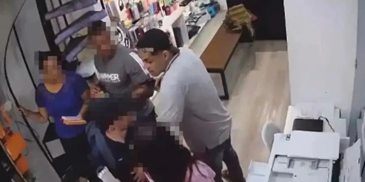 Homens armados assaltam loja e roubam clientes em Stella Maris
