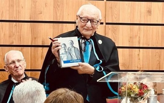 Volume dois de trilogia sobre vida e obra do Professor José Silveira é lançado