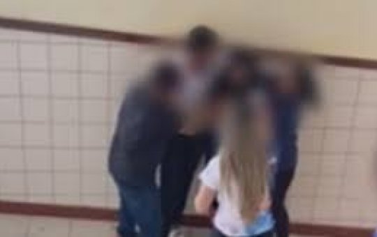 Estudante tenta separar briga e acaba sendo ferido em escola na Bahia