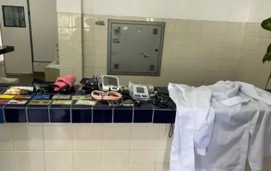 Falsa médica é presa enquanto atendia em clínica na Bahia
