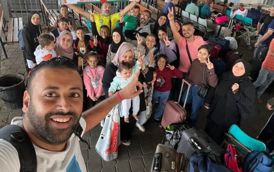 Brasileiros cruzam a fronteira de Gaza com o Egito