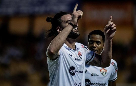 Vitória vence o Novo Horizontino e retorna para a Série A