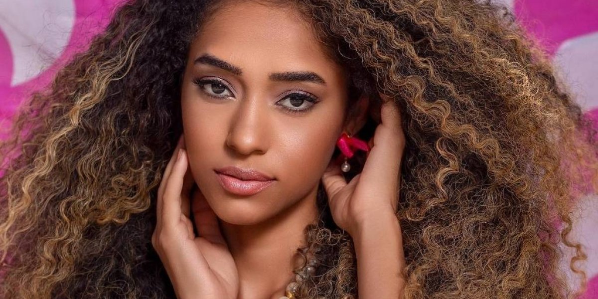 Corpo da atriz Ísis Freitas é sepultado no Rio de Janeiro