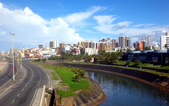 Jovens são mortos a tiros no Costa Azul
