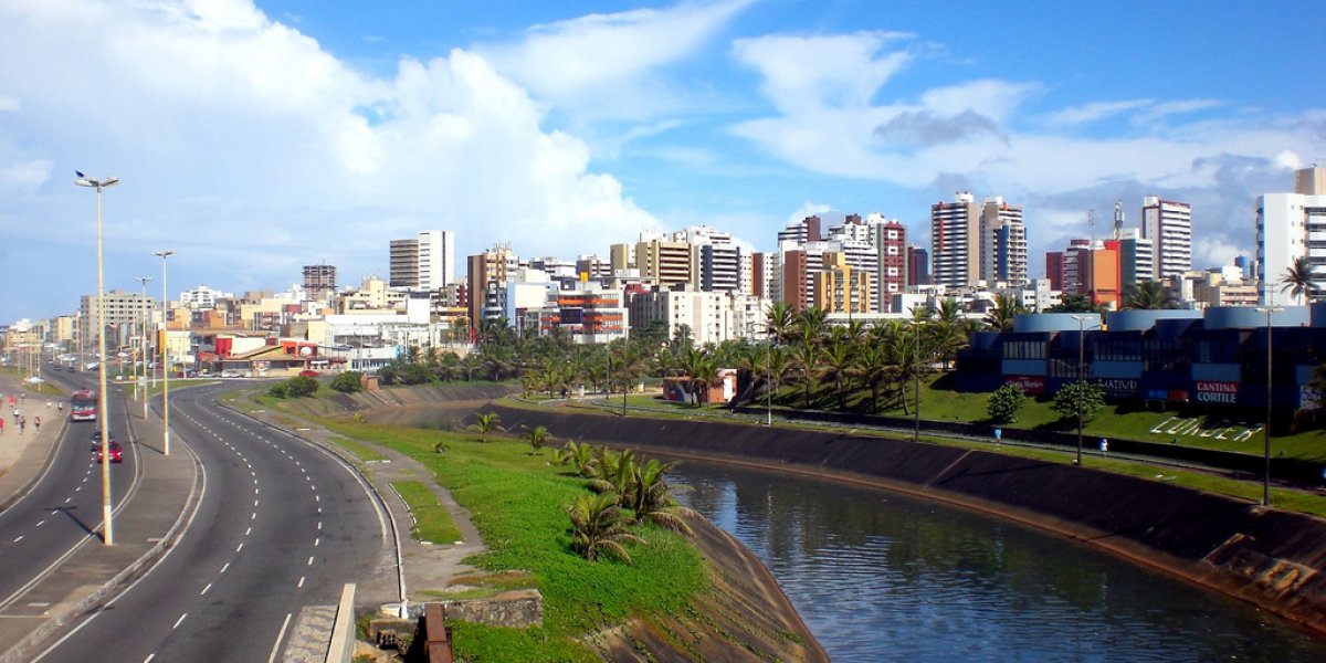 Jovens são mortos a tiros no Costa Azul