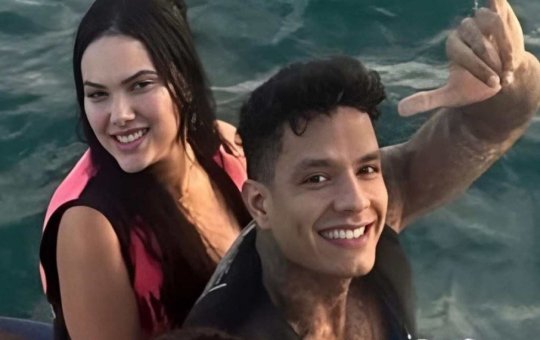Emily Garcia e Victor Igoh postam book de casal e chocam a internet