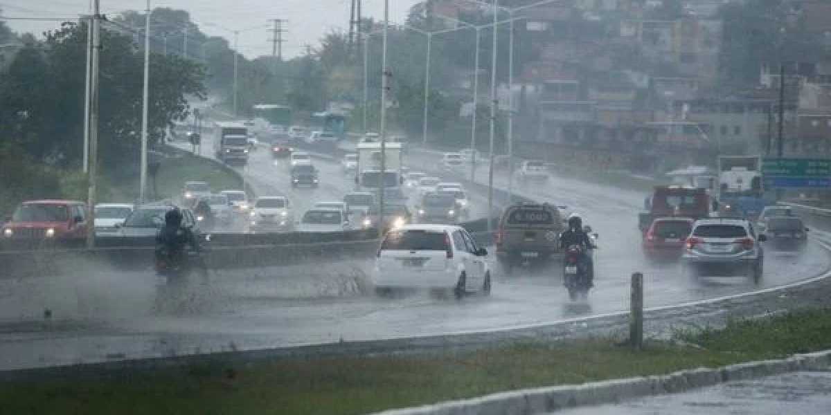 Previsão do tempo indica fortes chuvas em estados brasileiros, incluindo Bahia