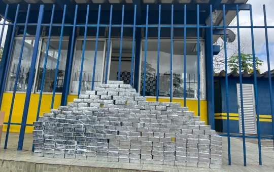 PRF prende homem com quase 250 kg de cocaína em Conceição de Feira na Bahia