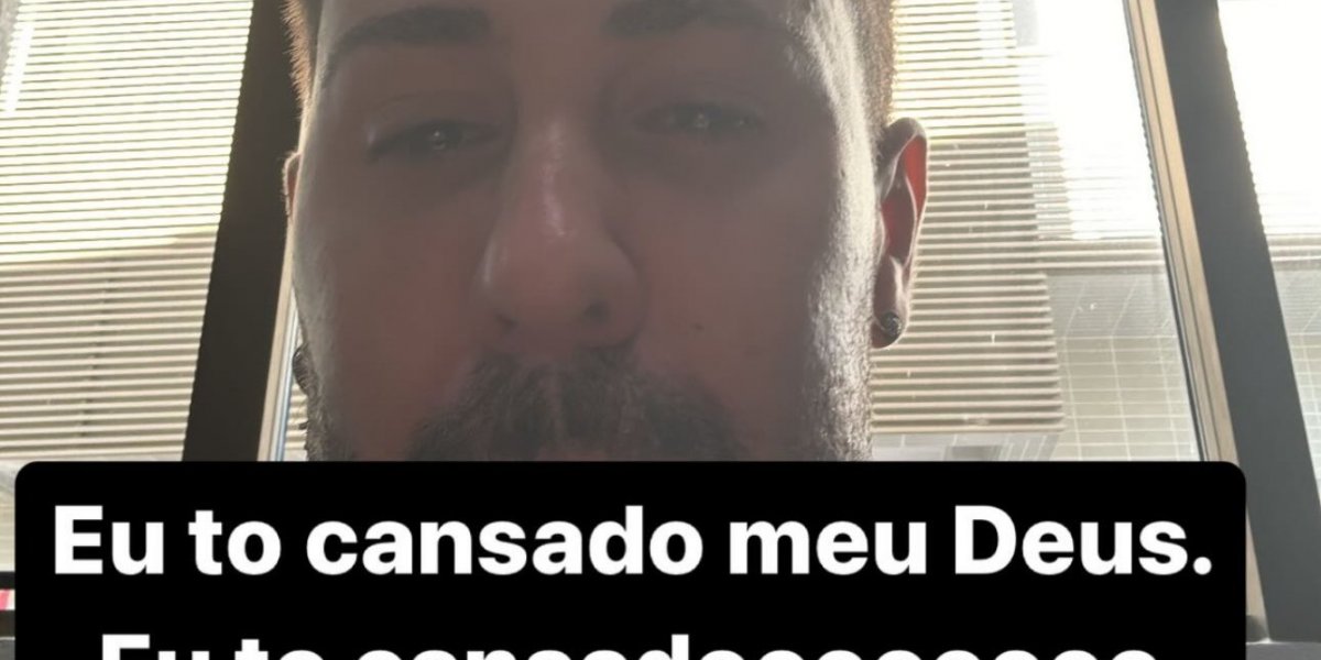 Carlinhos Maia aparece chorando nos stories após vídeo de Dudu Barros
