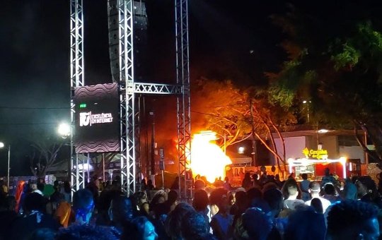 Incêndio atinge barraca de comida durante o Festival Afropunk