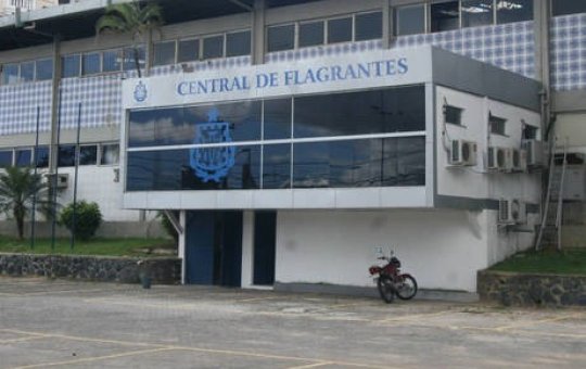 Funcionários de motel chamam a polícia após ouvirem tiros dentro de quarto