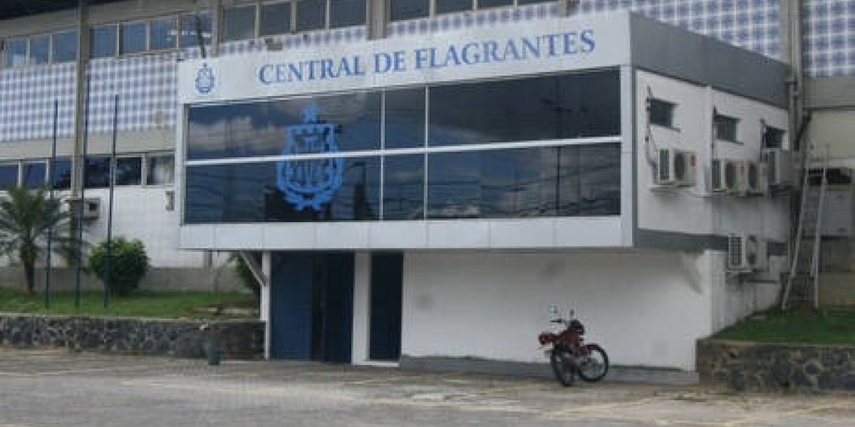 Funcionários de motel chamam a polícia após ouvirem tiros dentro de quarto