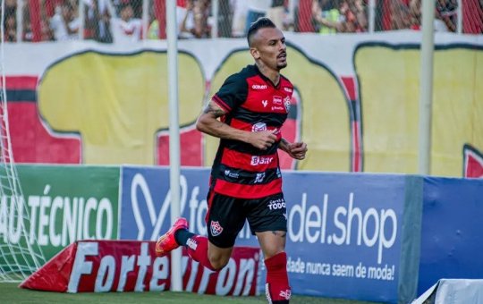 Ex-lateral do Vitória se envolve em confusão em condomínio no RN Jogador é acusa