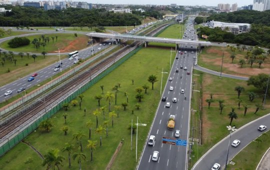 Motorista embriagado é preso após dirigir na contramão na Av. Paralela