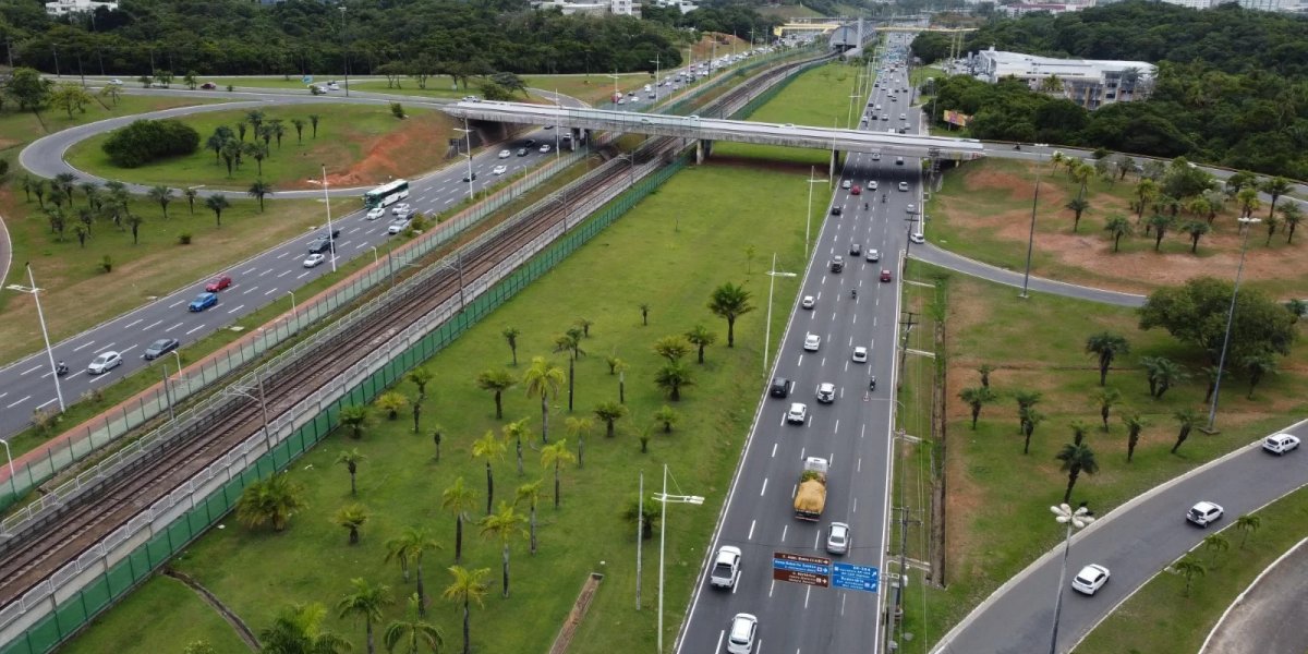 Motorista embriagado é preso após dirigir na contramão na Av. Paralela