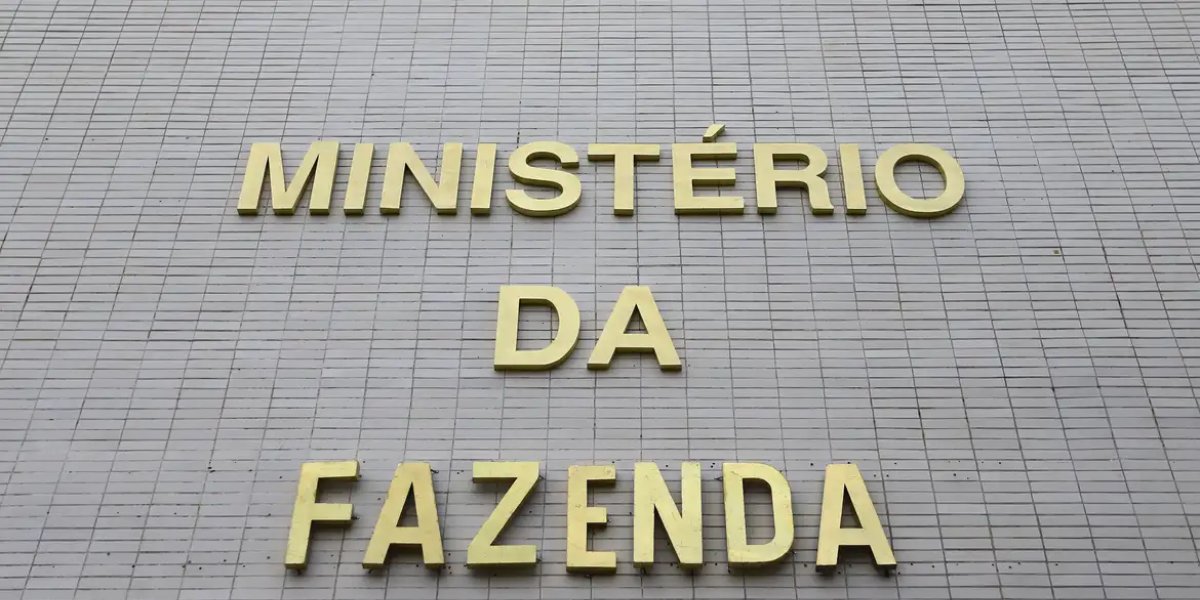 Fazenda reduz previsão oficial de crescimento do PIB para 3%