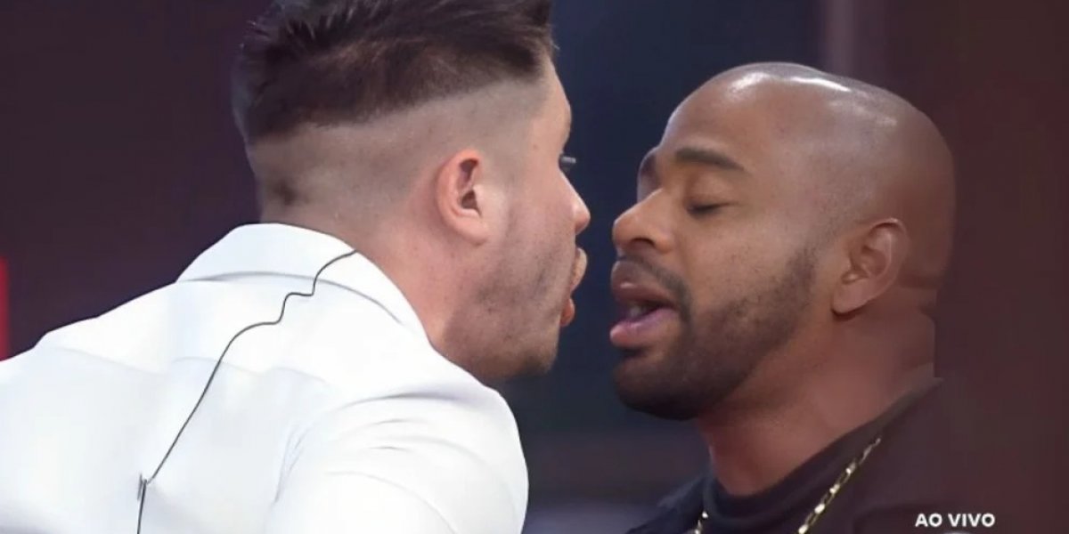 A Fazenda 15: Lucas Souza parte pra cima de Cezar Black e precisa ser contido