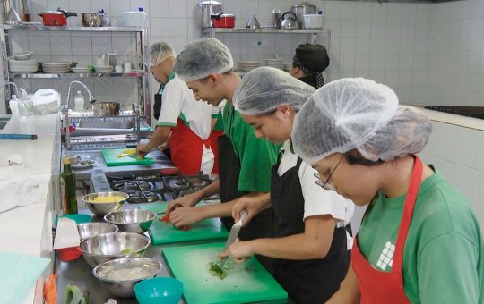 Desemprego cai de 8% para 7,7% no país no terceiro trimestre do ano