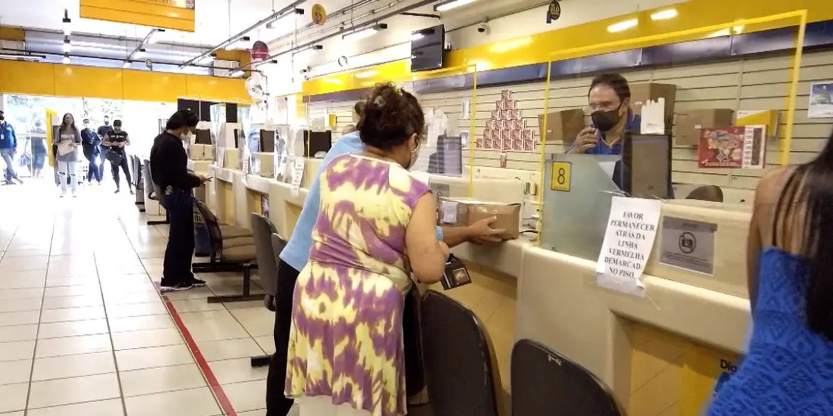 Trabalhadores dos Correios avaliam greve na semana da Black Friday