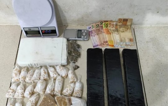 PM é preso ao ser encontrado com 4kg de drogas no interior da Bahia