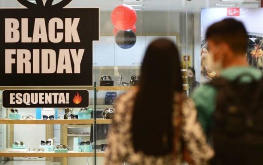 Confira os melhores horários para comprar na Black Friday
