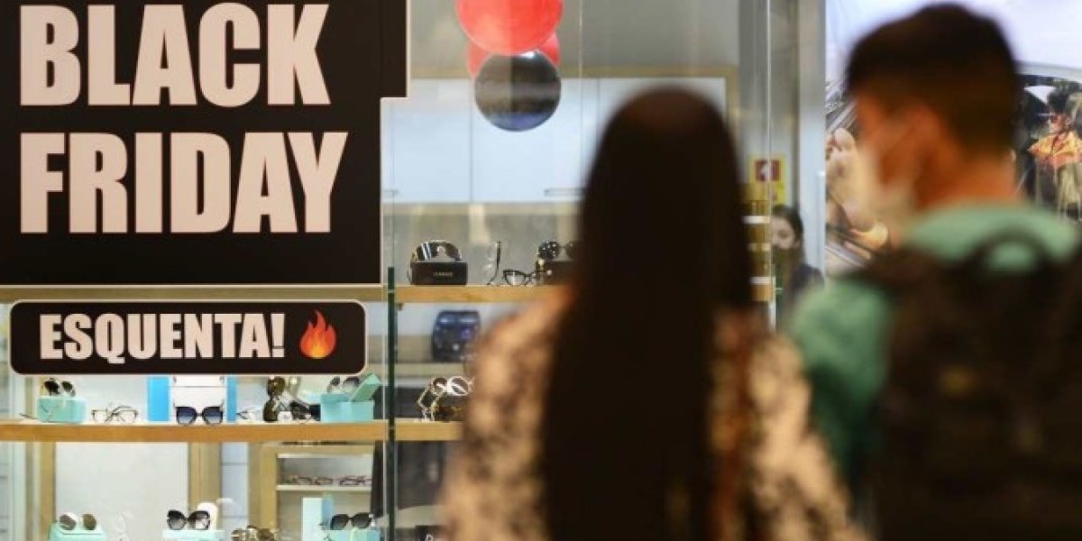 Confira os melhores horários para comprar na Black Friday
