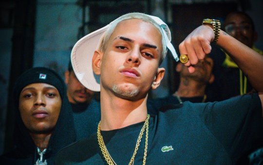 Rapper irá sortear cinco garotas de programa para um fã