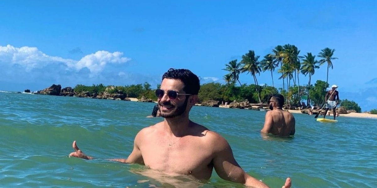 Amigos afirmam que dentista morto em apartamento hospedou suspeito