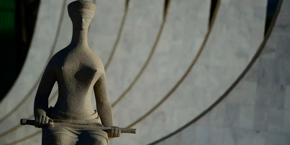 STF mantém multa a Bolsonaro por reunião com embaixadores