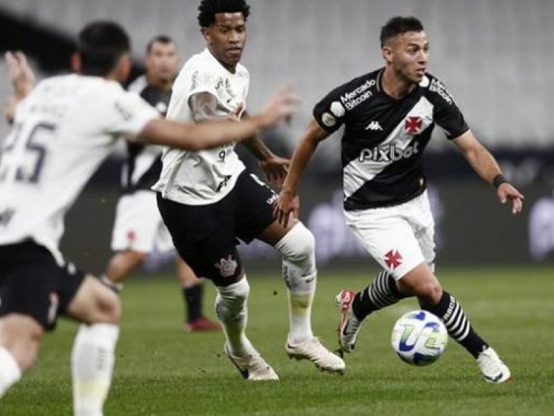Vasco e Corinthians fazem confronto direto para fugir da zona de rebaixamento