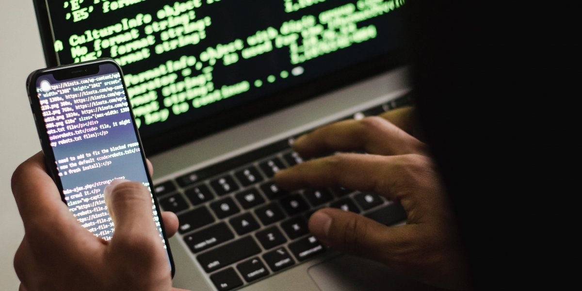 Operação contra pirataria apreende 4 computadores e bloqueia site na Bahia