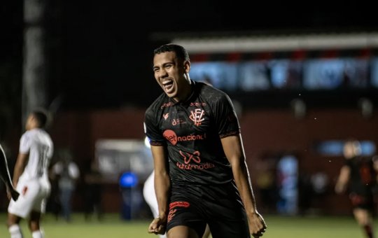 Vitória renova contrato de seis jogadores do elenco atual para 2024