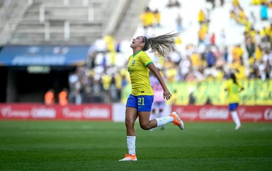 Amistoso: seleção feminina vira 2 vezes contra Japão e vence por 4 a 3